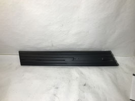 ENJOLIVEUR DE CAPOT DROIT PEUGEOT SV                    EMPL Ra6