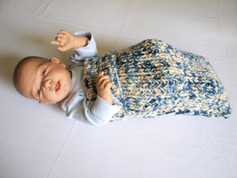 gestrickter Babycocoon naturweiß blau braun Merino Wolle