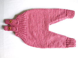 gestrickte Latzhose Merino Wolle Gr. 50/56 dunkles lachs rosa