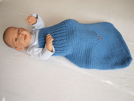 Strampelsack Fußsack für Babyschale handgestrickt reine Wolle Merino Länge 53cm helles blau