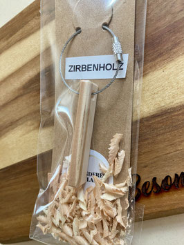 Holzschlüsselanhänger „Keyi3“ Zirbenholz
