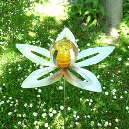 Blume gelb