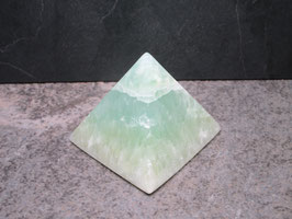 Pistache calciet piramide