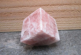 Rode calciet kubus