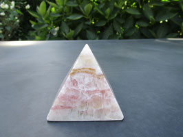 Rode calciet piramide