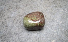 Dragon stone / bastiet knuffelsteen