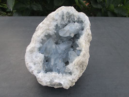 Celestien geode