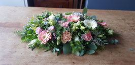 Rouwarrangement in zachte tinten 40 cm.