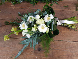 Rouwboeket in witte tinten