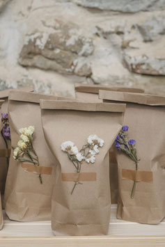 Mini Kit en Bolsa Kraft decorada con Flores Secas