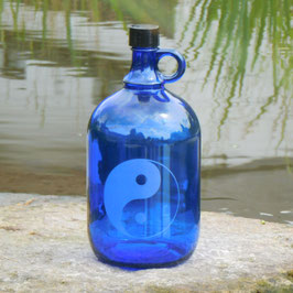 2 Liter Henkelflasche mit Yin & Yang