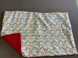 Hundedecke 108 x 86 (weiß mit bunten Häusern, Bäumen, Regenbogen... - Rückseite roter Fleece)