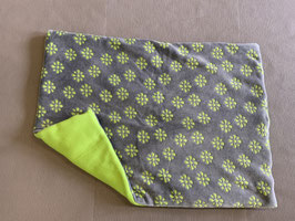 Hundedecke 74 x 57 cm (Grau mit grünen Blumen - Rückseite hellgrüner Fleece)