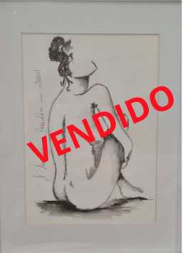 MUJER SENTADA