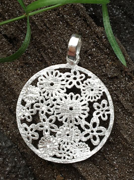 Anhänger 'Blümchen Medallion' aus 925 Silber AHS 002