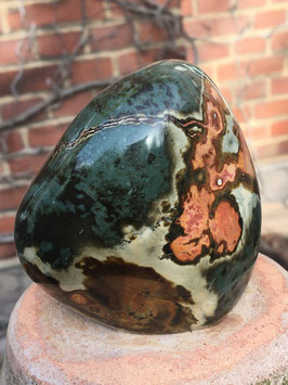 Imperial, Polychrom Jaspis Skulptur, poliert Freeform M-010
