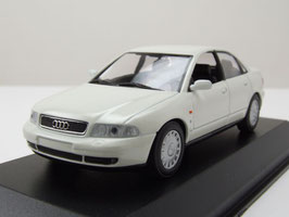 Audi A4 Limousine B5 Phase I 1994-1998 weiss