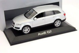 Audi Q7 Phase I 2005-2009 silber met.