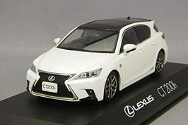 Lexus CT200h F-Sport Phase III seit 2017 weiss Nova Glass Flake / schwarz