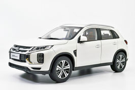 Mitsubishi ASX Phase IV seit 2019 weiss met. / schwarz