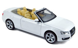 Audi A5 8F Cabriolet Phase I 2009-2011 weiss / Verdeck dunkelrot