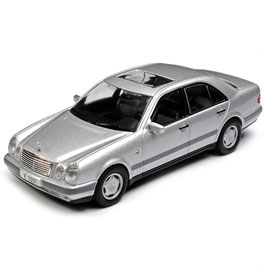 Mercedes-Benz E 320 Limousine W210 Phase I 1995-1999 silber met.