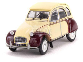 Citroën 2CV Dolly 1986 beige / dunkelrot 1:43 von Universal Hobbies