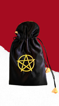 Bolsa para tarot en color negro con forro interior.