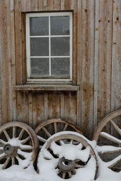 Wagenräder im Schnee 3