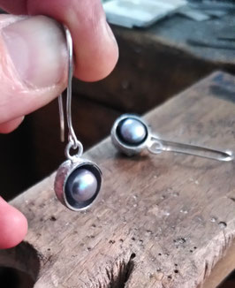 Eichelohrringe mit Perle