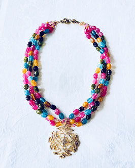Dreireihiges Collier & Ornamentanhänger in Gold & Silber
