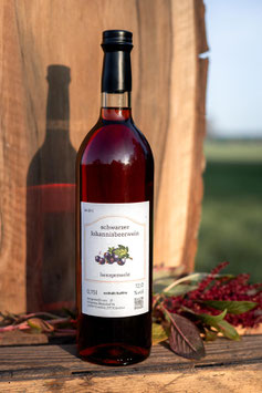 Schwarzer Johannisbeerwein