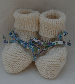 Chaussons 6 mois écrus lien liberty betsy bleu