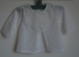 Blouse 3 mois plumetis blanc broderie ancienne à l'encolure