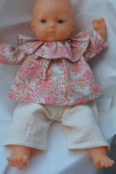 ensemble poupée 36 cm double gaze motifs indiens roses et pantalon gaze écrue