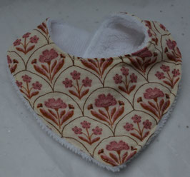 Bavoir poupée double gaze motifs roses fond écru doublé éponge bambou blanche