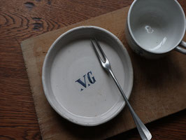 白錫釉.V.Gの皿