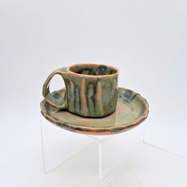 Tasse avec anse et sous-tasse vert mousse
