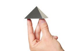 kleine Titanpyramide