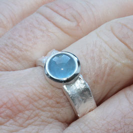 Unikat Ring, handgefertigt , Aquamarin in Silber, mit Struktur