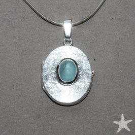 Medaillon oval 2cm, mit eisblauem Aquamarin, Silber,