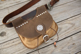 Escarcelle en cuir marron et beige N°1