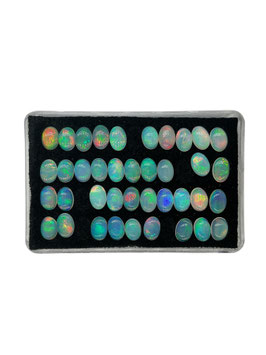 Opal oval cab. 6x4 mm