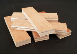 Fährtengegenstand - Sperrholz, Mittellage beige, Deckfläche rötlich