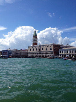 AS A VENETIAN - BOAT&WALK