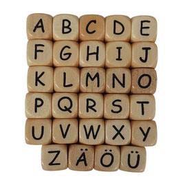 Holzbuchstaben vertikal gemischt