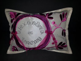Coussin d'alliances brodé CIRCULAR FRAME couleurs