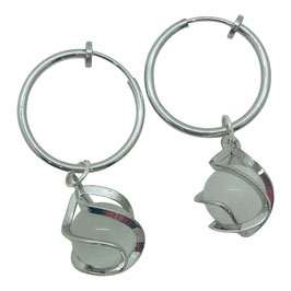 Créoles Clips argenté de 20 mm perle blanche spirale