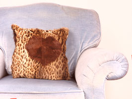 201225/30  Upcycling Pelzkissen
