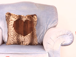 201225/24  Upcycling Pelzkissen